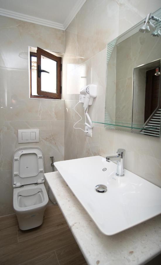 Vila Fatos Qama Berat Exterior foto